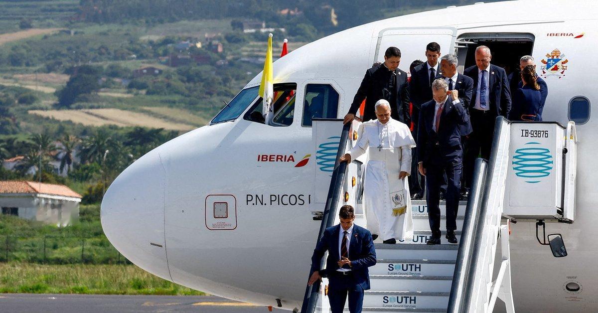 [To learn English]
Pope Leo boarded a Fa