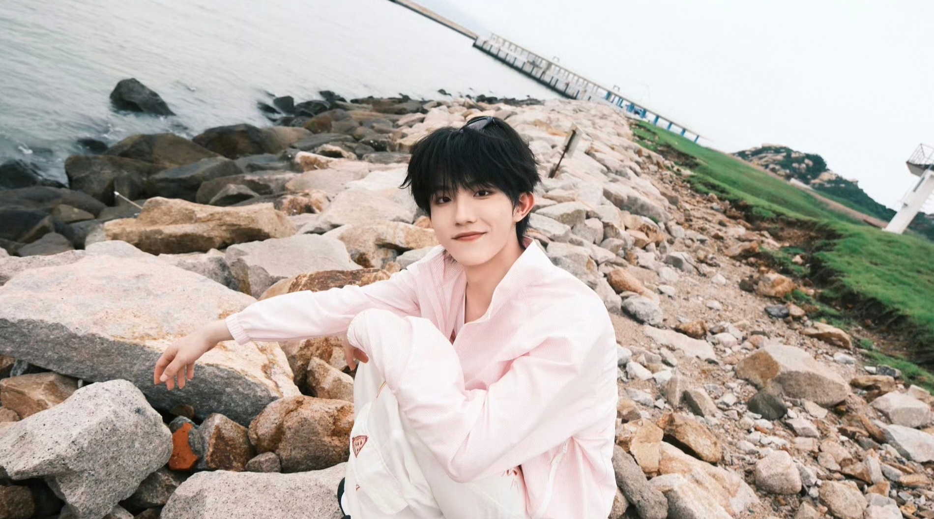 姐姐你想我了吗？看着我的眼睛说我也很想你🥰 