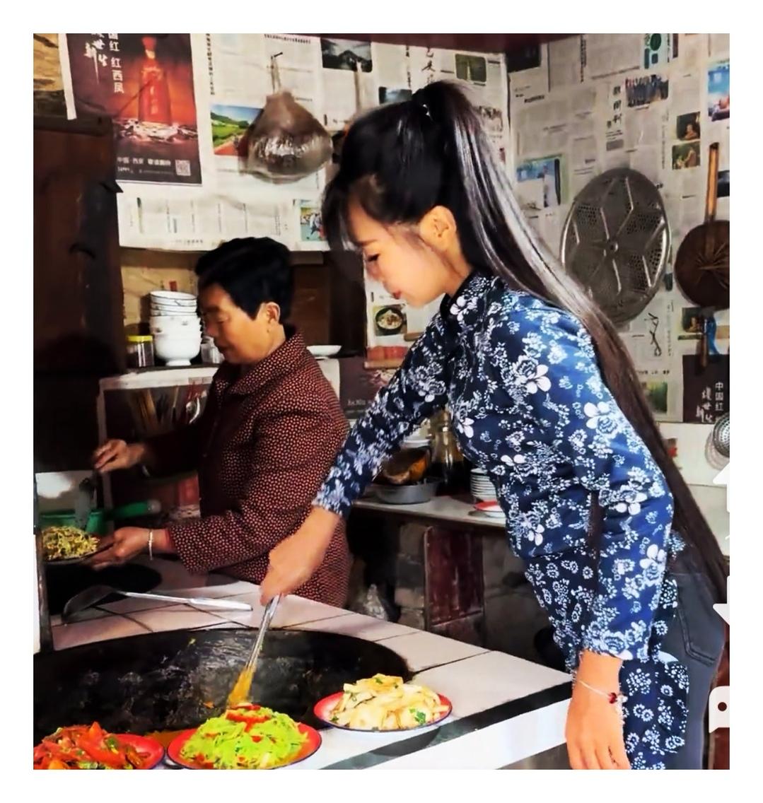 我和我的小姨（短篇小说）
  文/ 盛晏平
    这事发生在上个世纪七十年代末