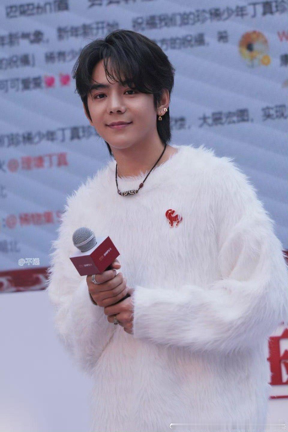 你还要飞，一直向前飞理塘丁真《你还要飞 (《永不失联的爱》电影主题曲)》你还要飞