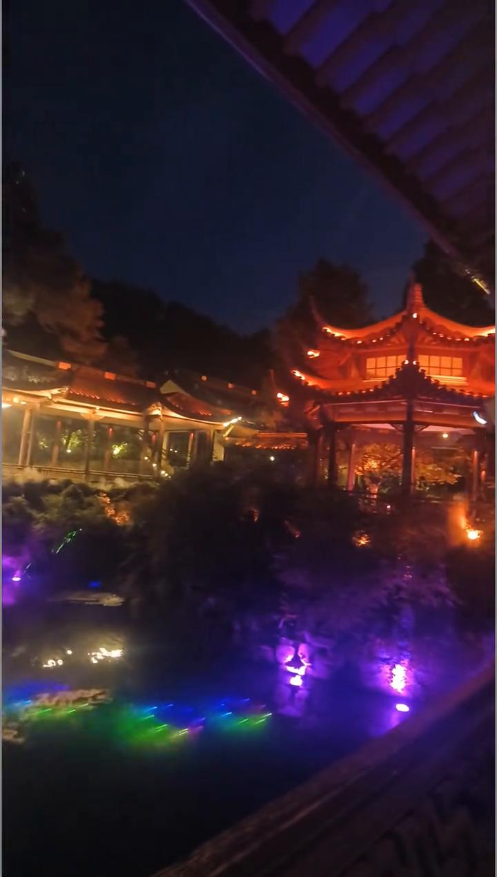 干嘛？给我擦皮鞋，我要烟台。