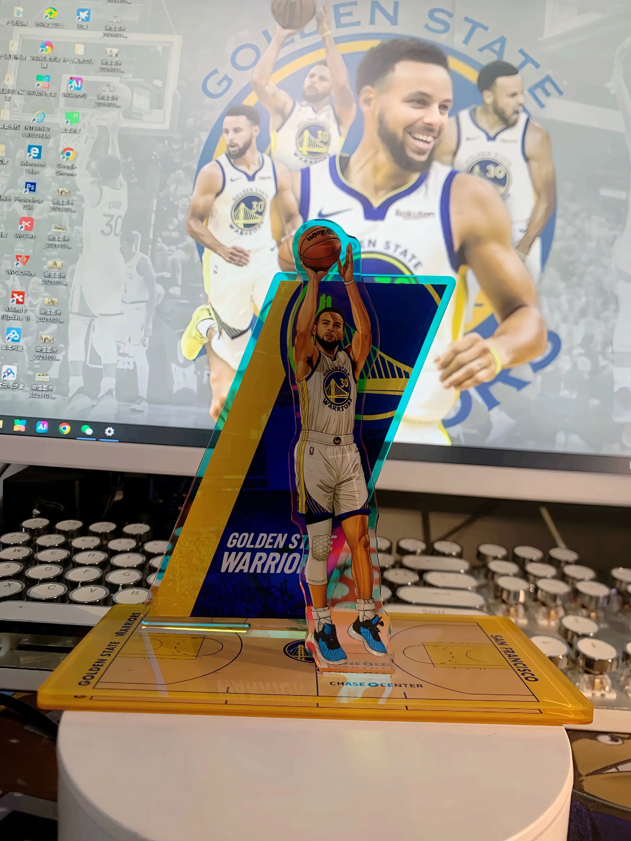 展示一下萌神库里的立牌摆件 一个字帅！