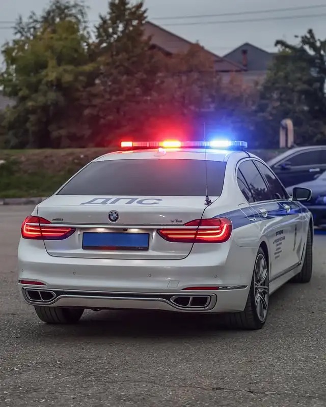 特殊车辆 毛国的BMW M760 ​​​