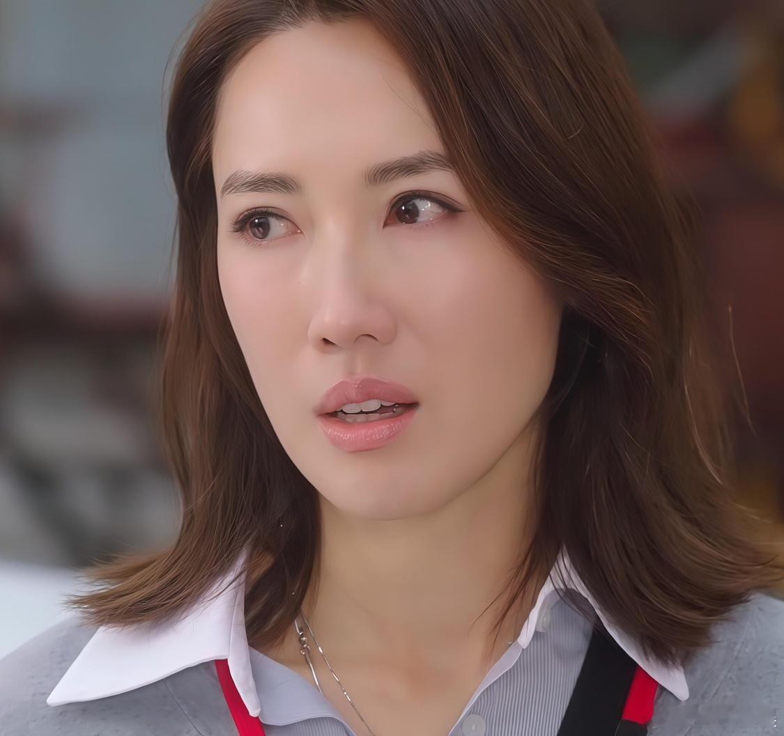 李施嬅再见爱人你好张家妍 果然工作是女人最好搭子！张家妍就是证明！ ​​​