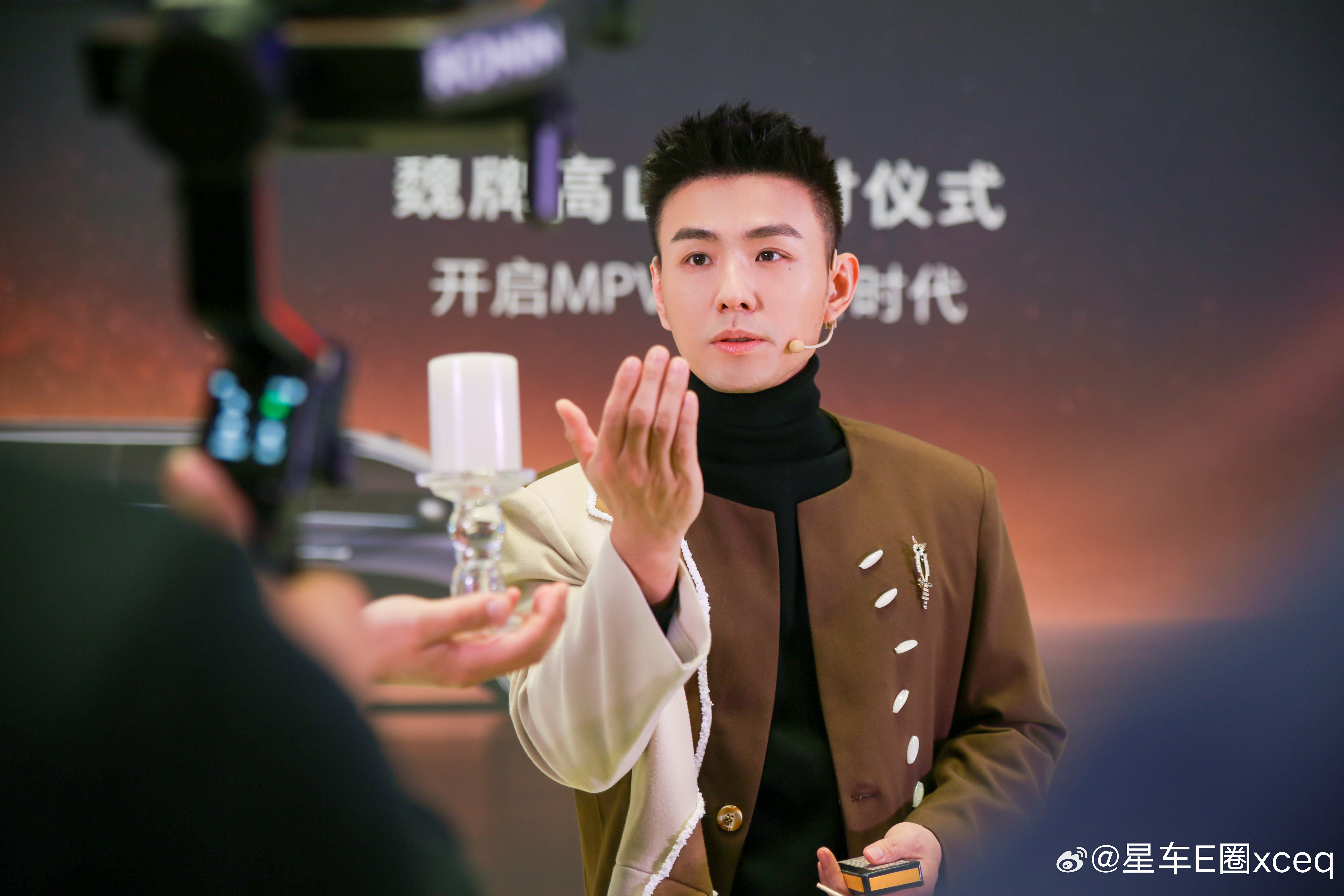 生活没有凭空而来的惊艳， 每一份从容都是用心的掌控。 欢迎魔术师邓男子成为魏牌高