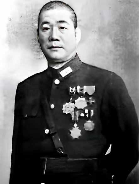 1943年，陈诚给古鼎新发了密电，让他除掉上司王劲哉，古鼎新把密电拿给王劲哉，王