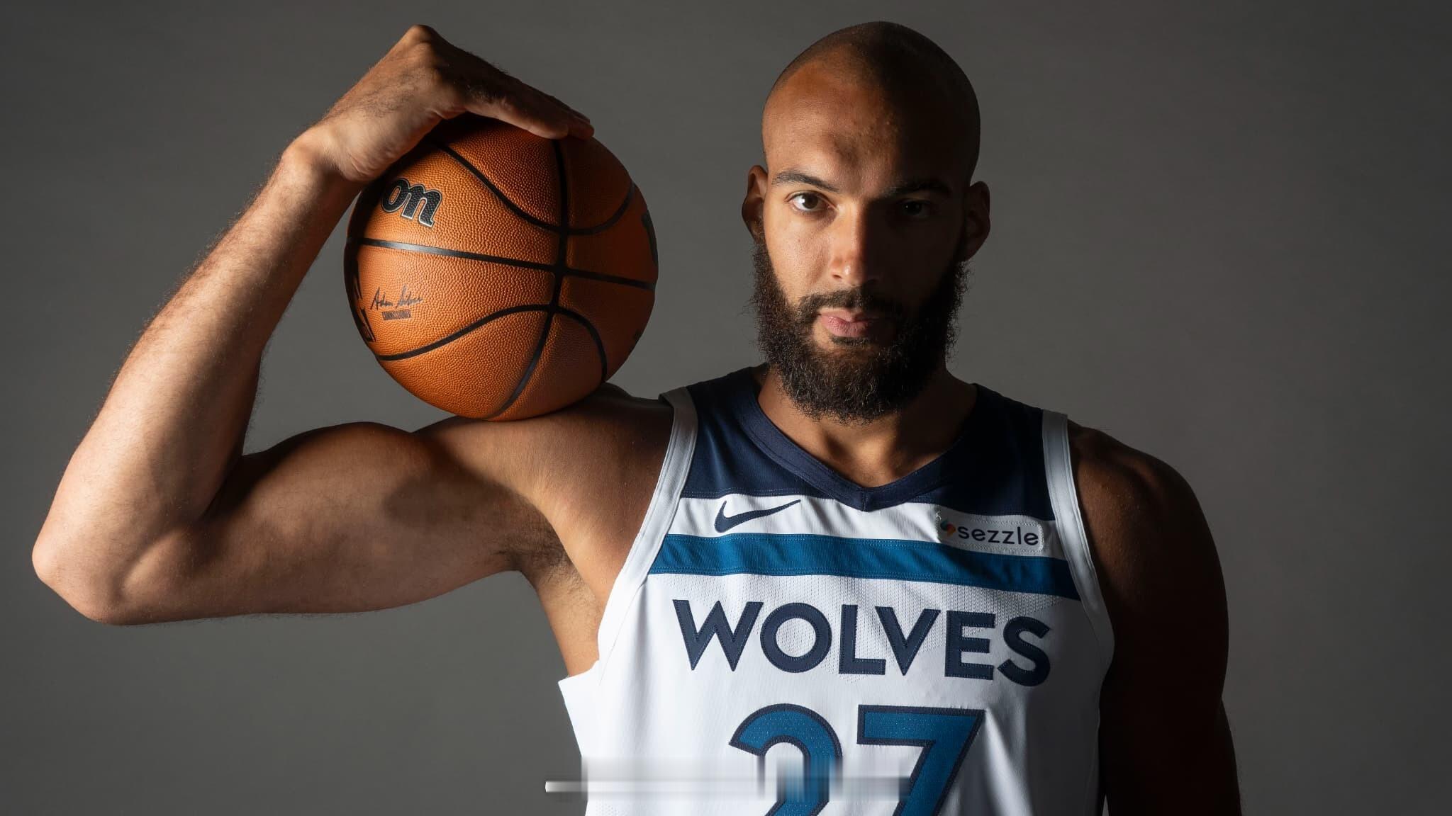 海外新鲜事 “这是生命的轮回！”：15年前，Gautier 家具曾为年轻篮球运动