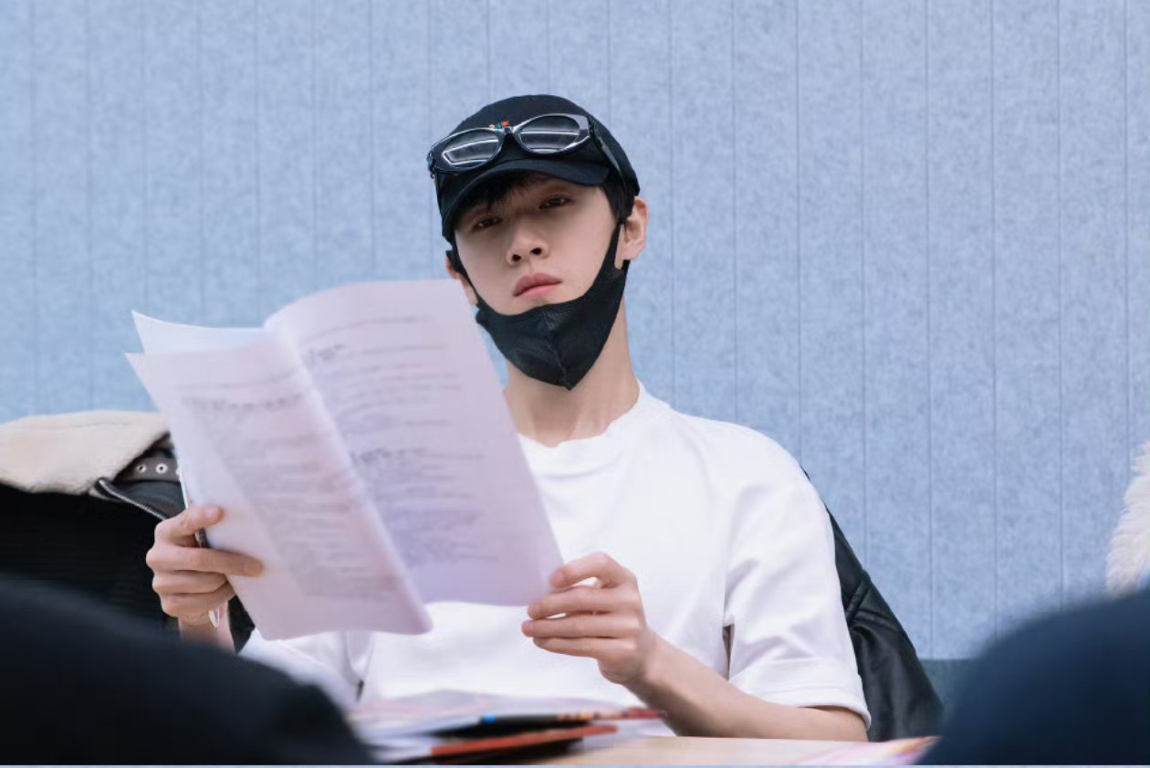 孟子义李昀锐综艺好忙好忙来预约《冰湖重生》🌲 🌲3月燥候小林闪耀巴黎。同时期