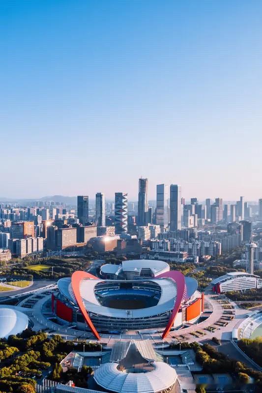 2025年初—2026年6月南京18个月楼市复盘：高端二手持续挤泡沫，新房走出独