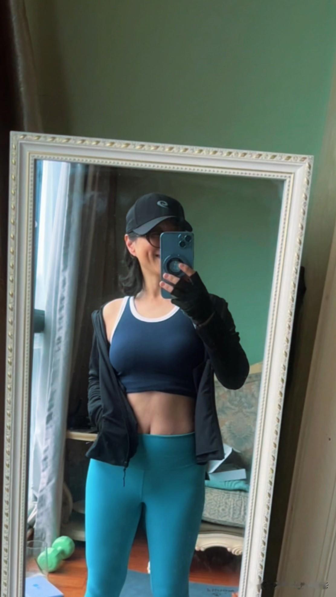 专家说最新研究运动是治疗膝盖疼最核心最有用的药～
运动没有吃药带来的副作用，因为