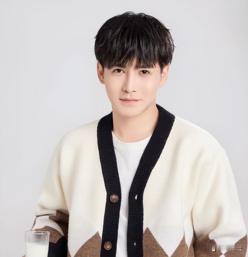 4段情史，3个女人，李子峰终于把代表作演砸了
提起李子峰，你最先想到什么？不是他