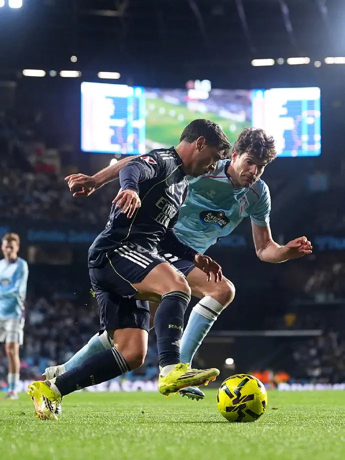 塞尔塔1比2皇马2:1！第94分钟读秒绝杀，皇马涉险过关，阿韦洛亚暂避下课危机尽