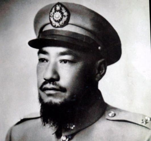 在中国近现代历史上，马步芳曾经是西北地区的重要军政人物。1949年新中国成立，他