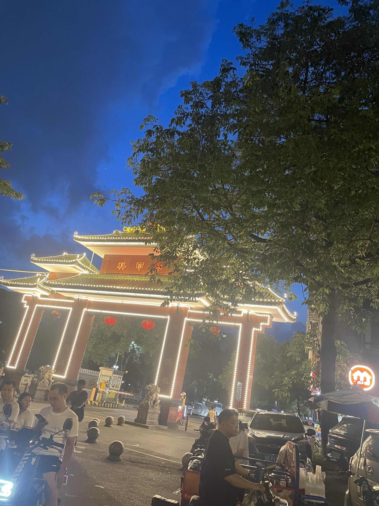 丈夫同事才三十八岁，突发手部活动不便，起初以为只是脑血管问题，几番检查后确诊渐冻