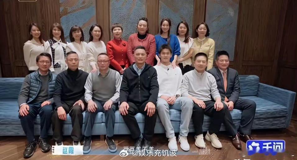 完整的家庭是孙杨最大的财富孙杨被家庭温柔包裹的人，永远自带向阳生长的力量。 
