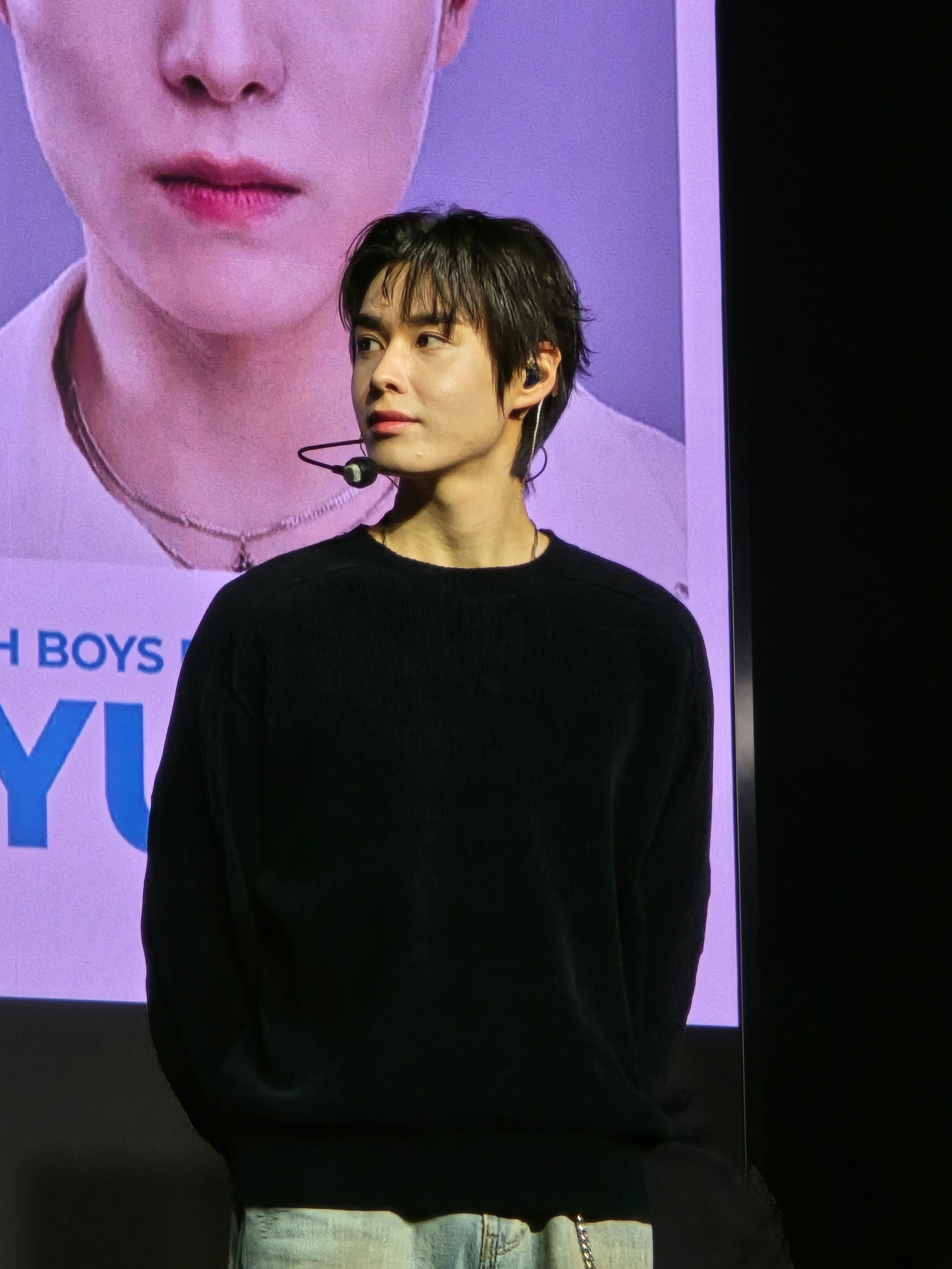 我昨天是第一次在现场见证一个男团的出道，网络时代大家好像很习惯看到“新”的东西，