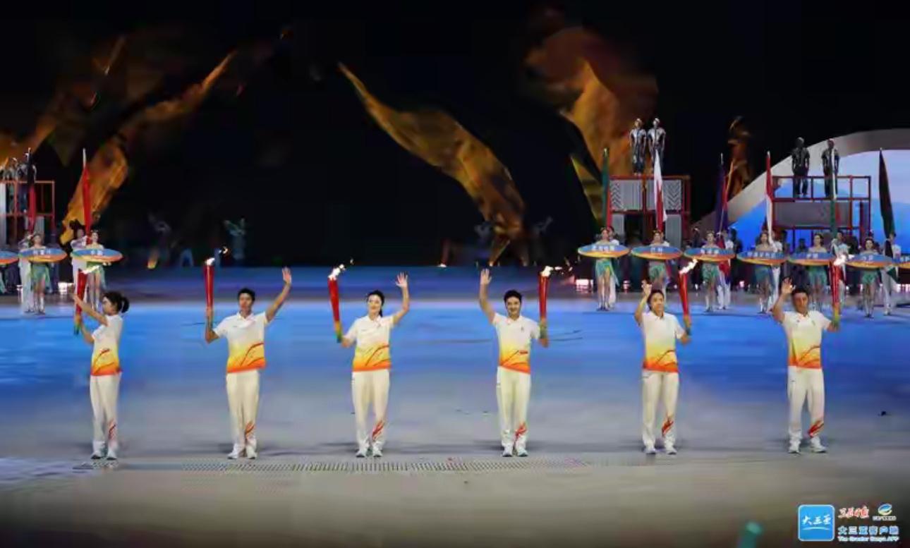 亚沙会开幕式用诗意文本重构海南叙事4月22日晚，第六届亚洲沙滩运动会（下称“三亚