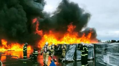 爱沙尼亚这次又搞事了，直接扣押二十几名俄罗斯船员，就是觉得俄罗斯的炮弹打不到自己