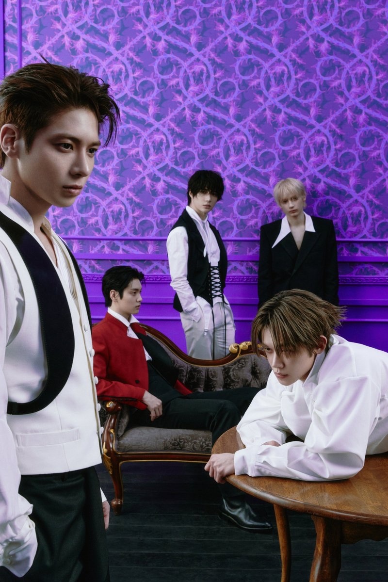 TXT回归概念照《7TH YEAR: A Moment of Stillness