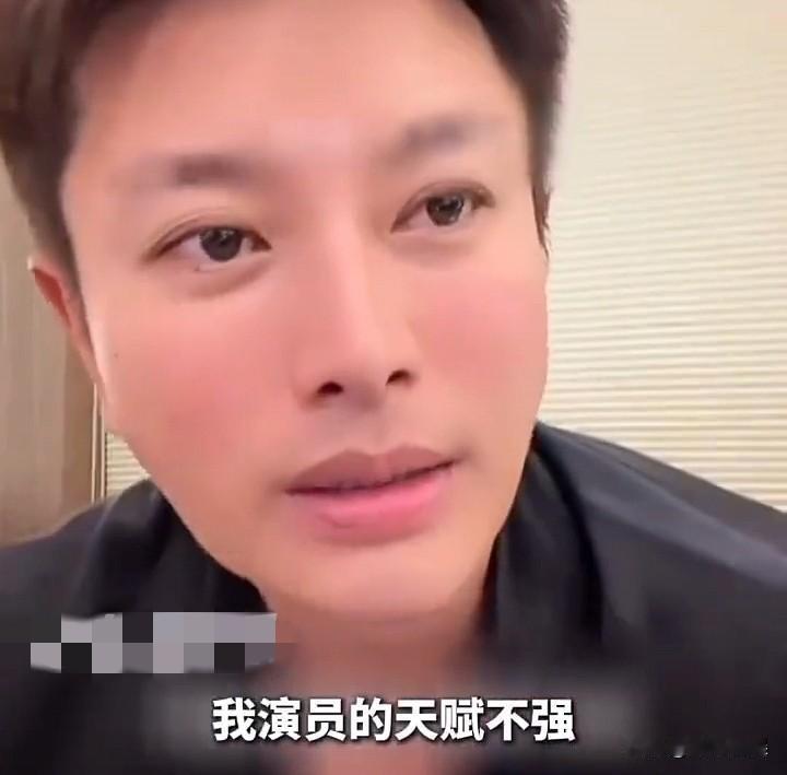 贾乃亮，冲上热搜！
 
9月25号，贾乃亮冲上了热搜，原因是他在直播时回应网友“