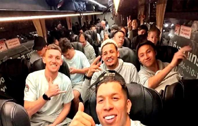 海港球迷有些苦涩！河南结束泰国拉练！面对泰国豪门豪取1胜1平成绩！而海港却上个月