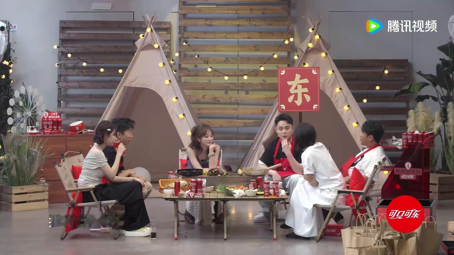 尹正新戏爱上祝绪丹 朋友请吃饭真的笑不活了，我还心心念念着他俩的古偶，结果是超刺