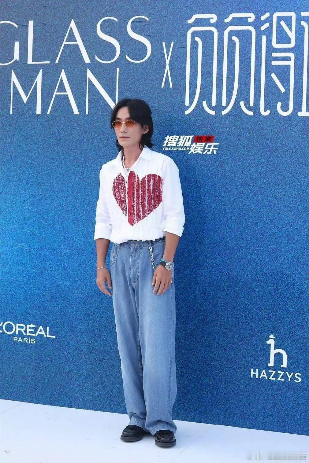 朱一龙《朋克摇滚造型》《性感的我不敢认》，真敢写啊[哆啦A梦害怕] ​​​