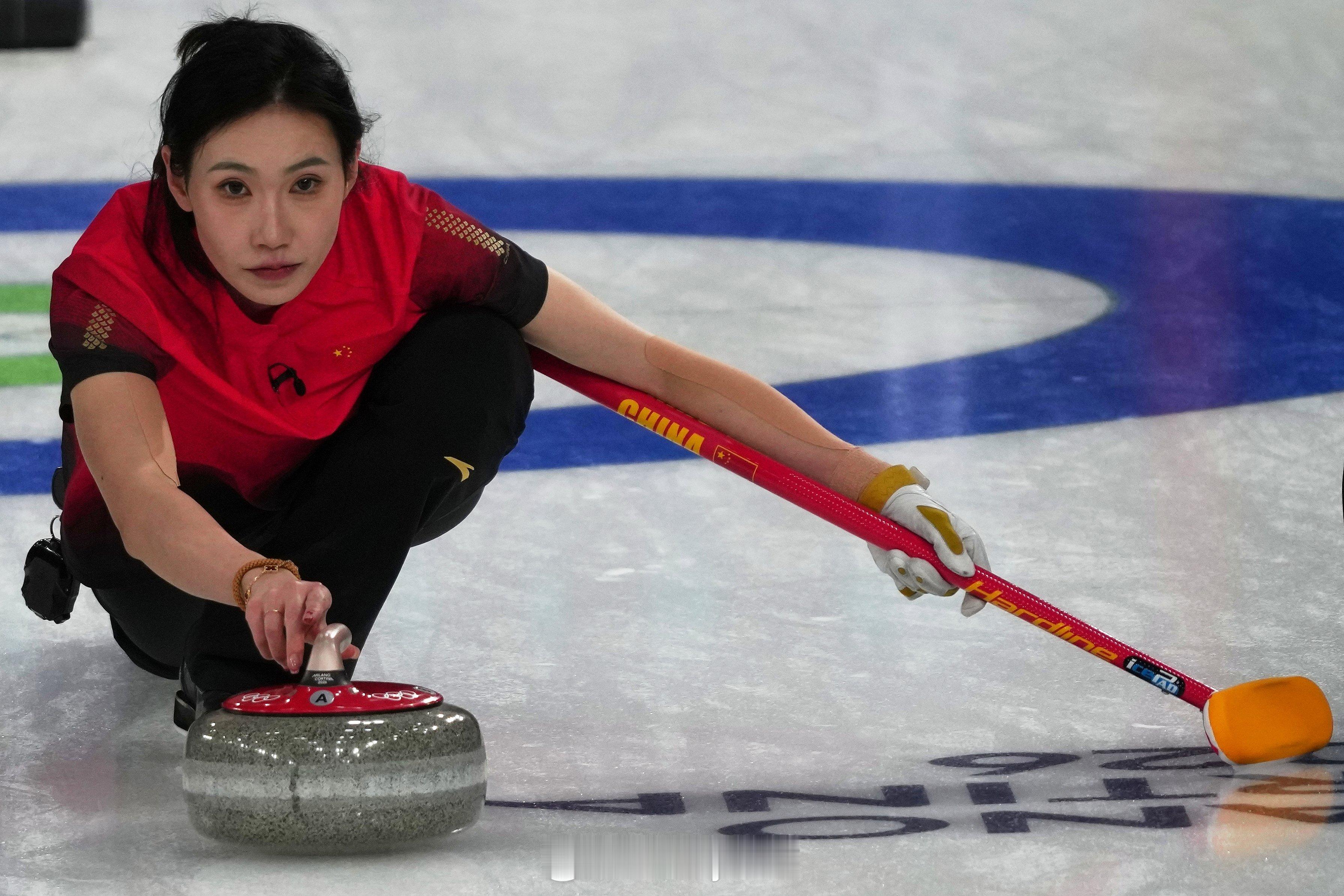 米兰冬奥会女子冰壶循环赛，中国队5-7瑞士队，中国队目前1胜1负冬奥会米兰冬奥会