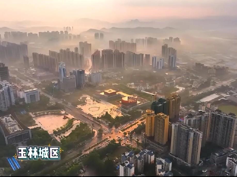其实玉林在节假日还是蛮多人选择去湛江旅游的，湛江是不少玉林人旅游出行的首选地！这