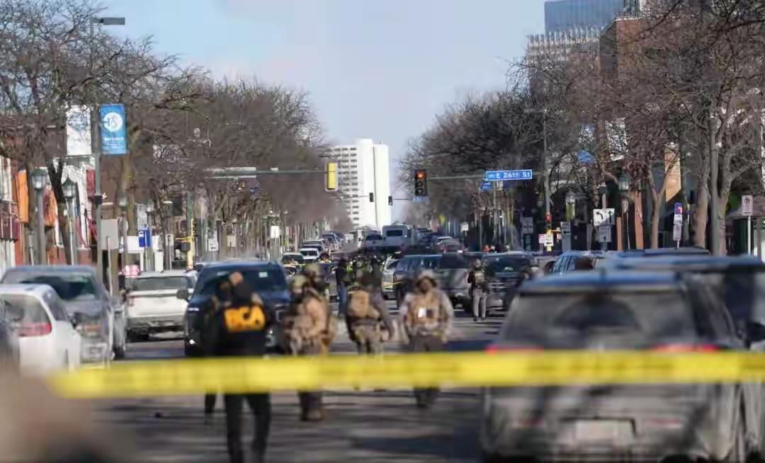 明尼苏达的枪声，打的是移民，演的是权力

别被“煽动叛乱”这种大帽子唬住。明尼阿