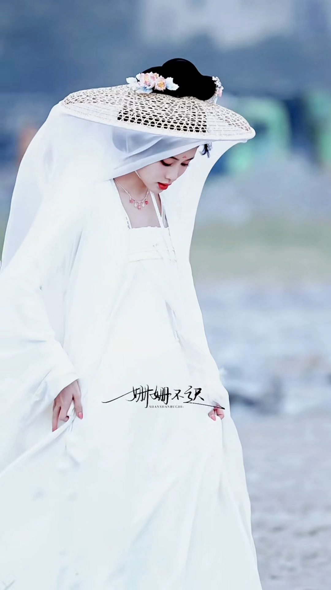 孟子义完全是神女来的 孟子义完全是神女来的，连风都偏爱~ ​​​
