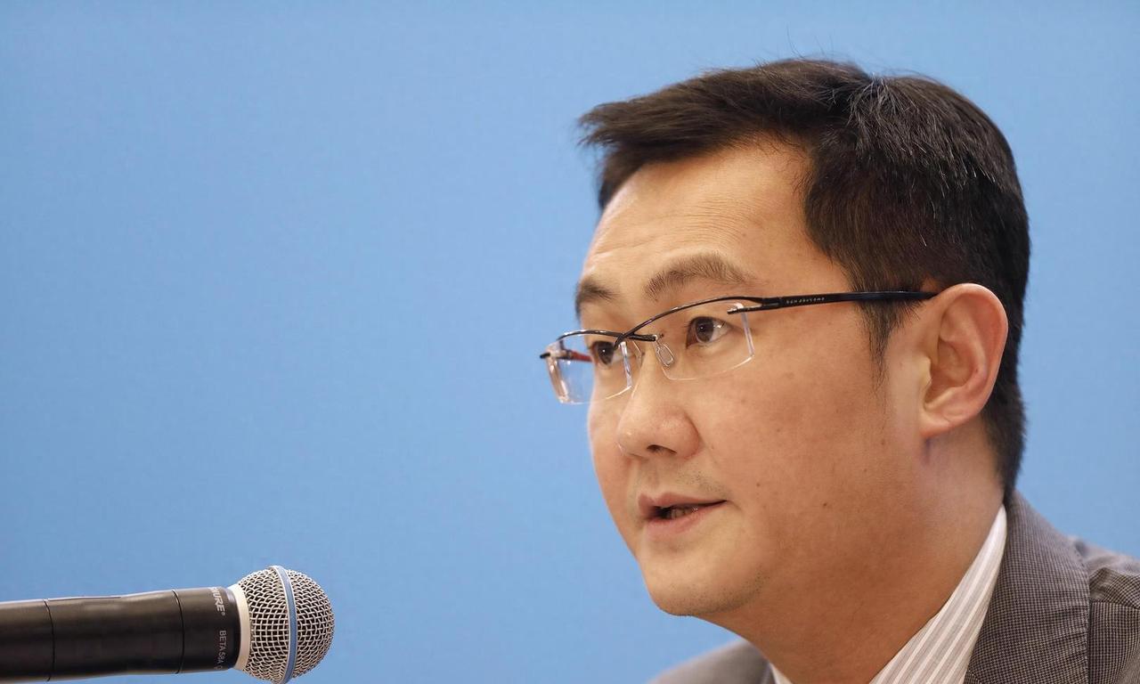 马化腾回应腾讯 AI 是否落后：一年前以为上了 AI 的船，结果发现漏水了，如今