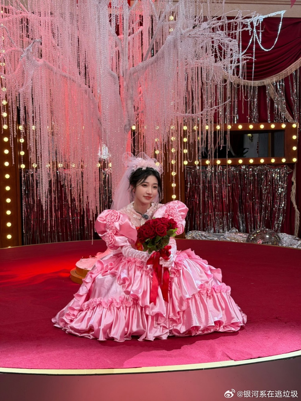 王格格回应参加开推王格格回应当开推npc开始推理吧 看了王格格的长文，她把开推初