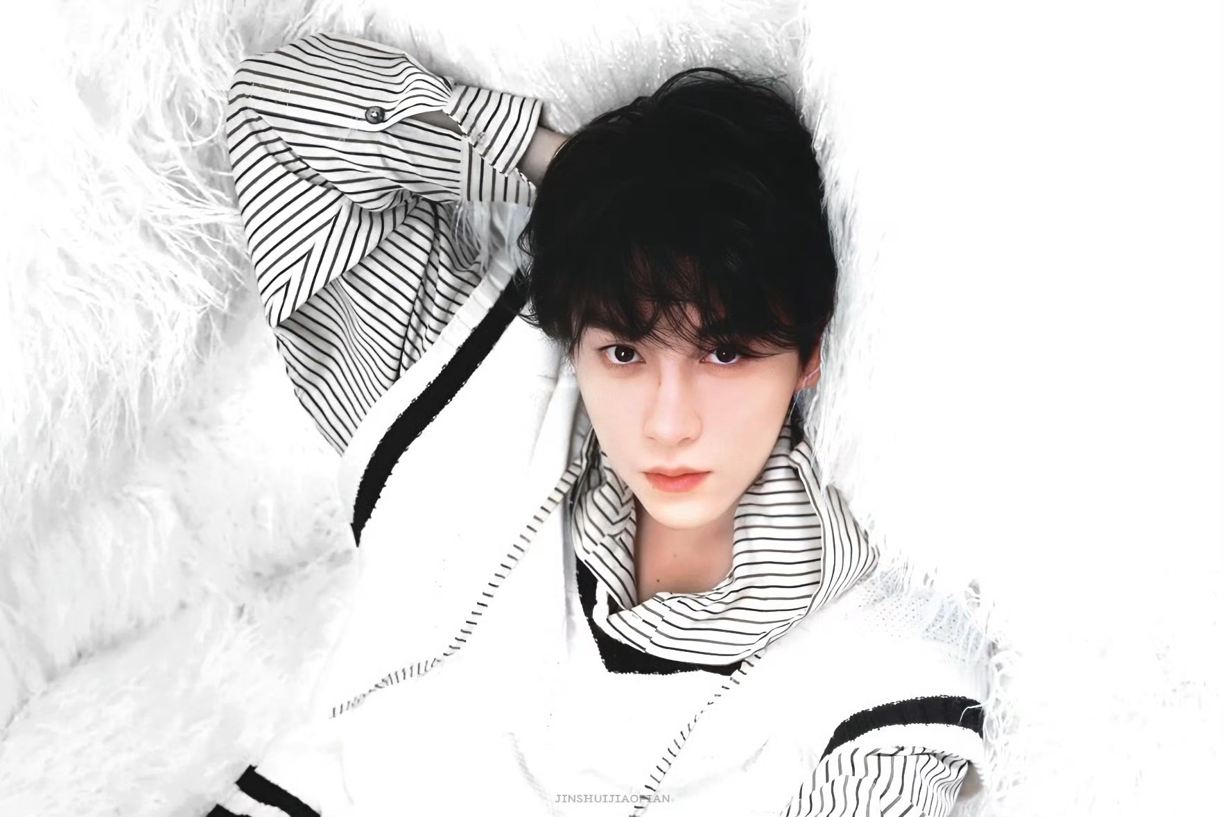 ⚡️ “热爱是火炬，为天空点上繁星，你心中的热爱肆意疯长”