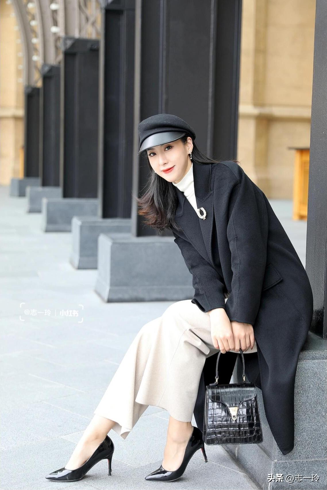 春冬气质穿搭 | 摩登复古的黑色大衣~||春冬的衣柜里永远少不了一件黑色大衣
经