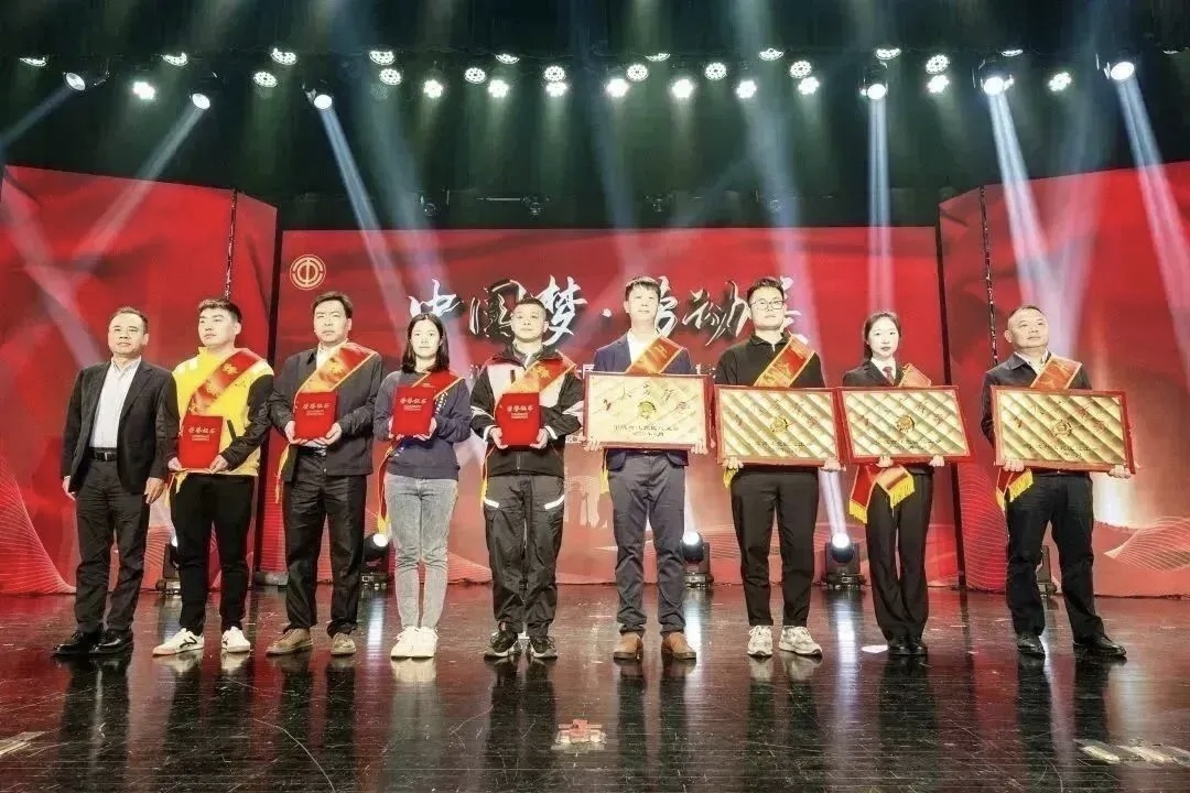 宁波江北骑手暖心守护城市微光 从“骑士网格员”到“骑救侠”，宁波江北让外卖骑手、