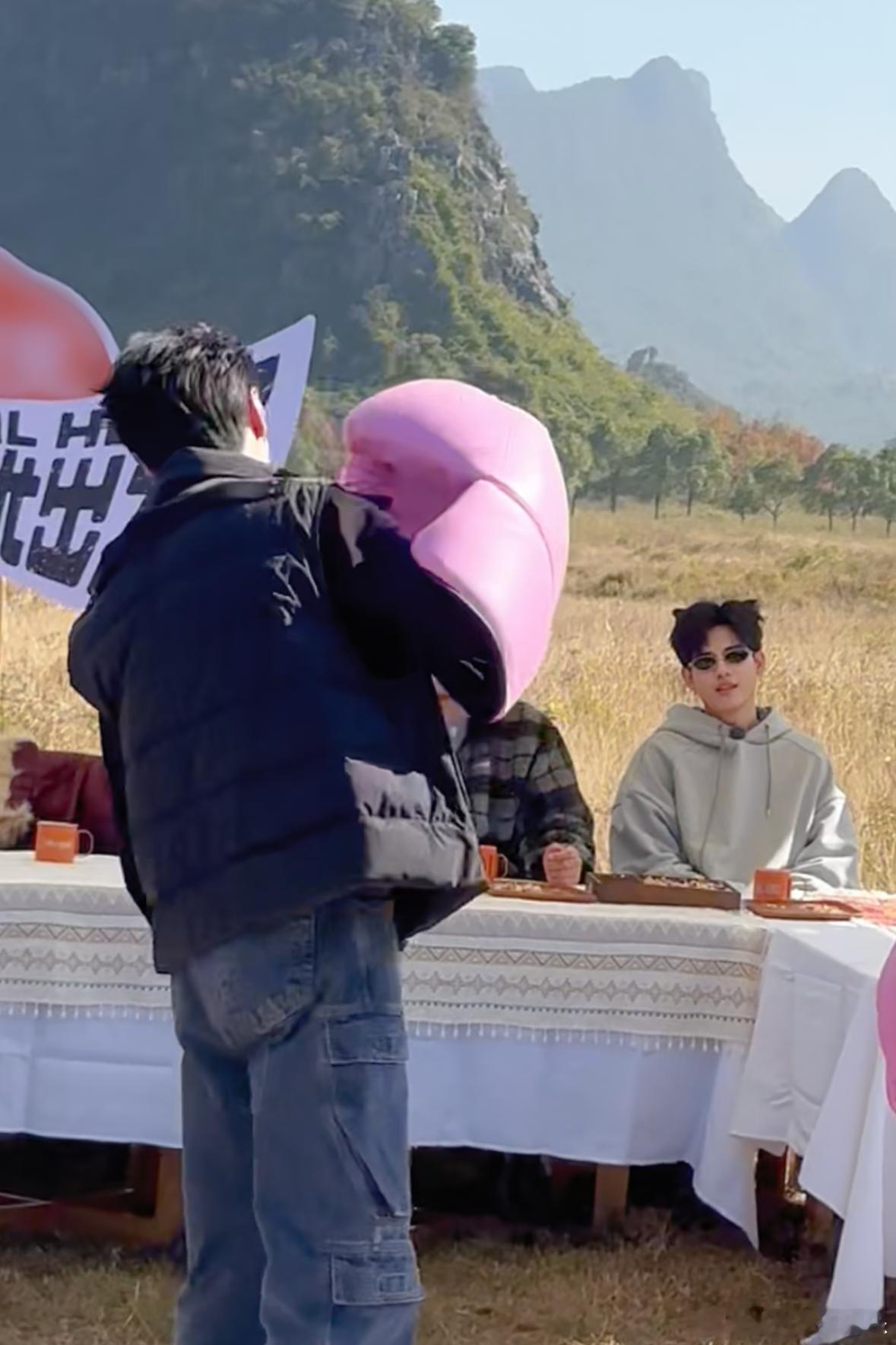 陈哲远敌不动我自己动 别人可能要等敌人动，陈哲远早就主动出击了！这种先动手的精神