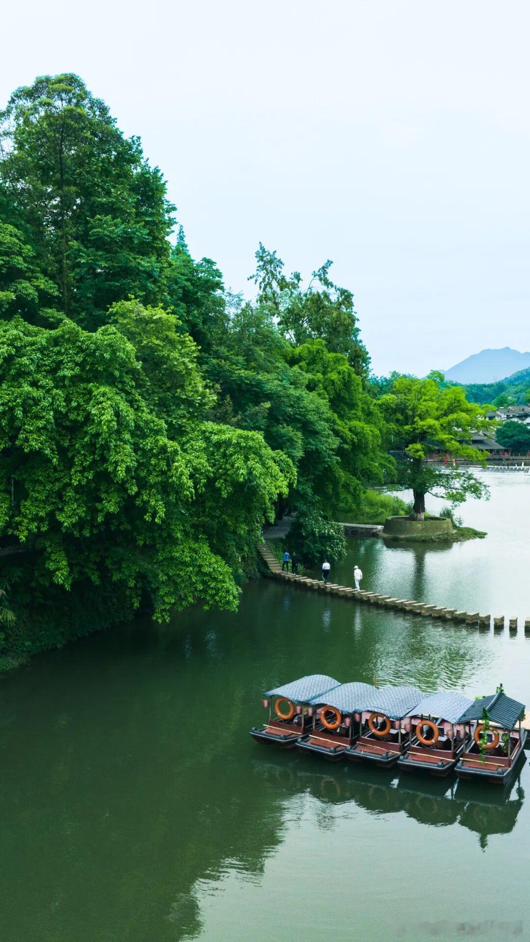 夏天的快乐必须是耍水给的！古镇踩水、乐园撒欢、峡谷漂流… 五大主题直接承包整个夏
