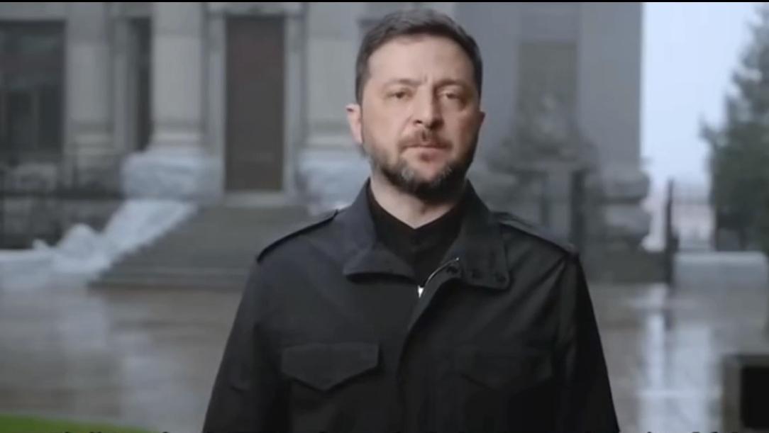 演员总统即将谢幕
当地时间11月21日，乌克兰总统泽连斯基紧急发表全国视频讲话，