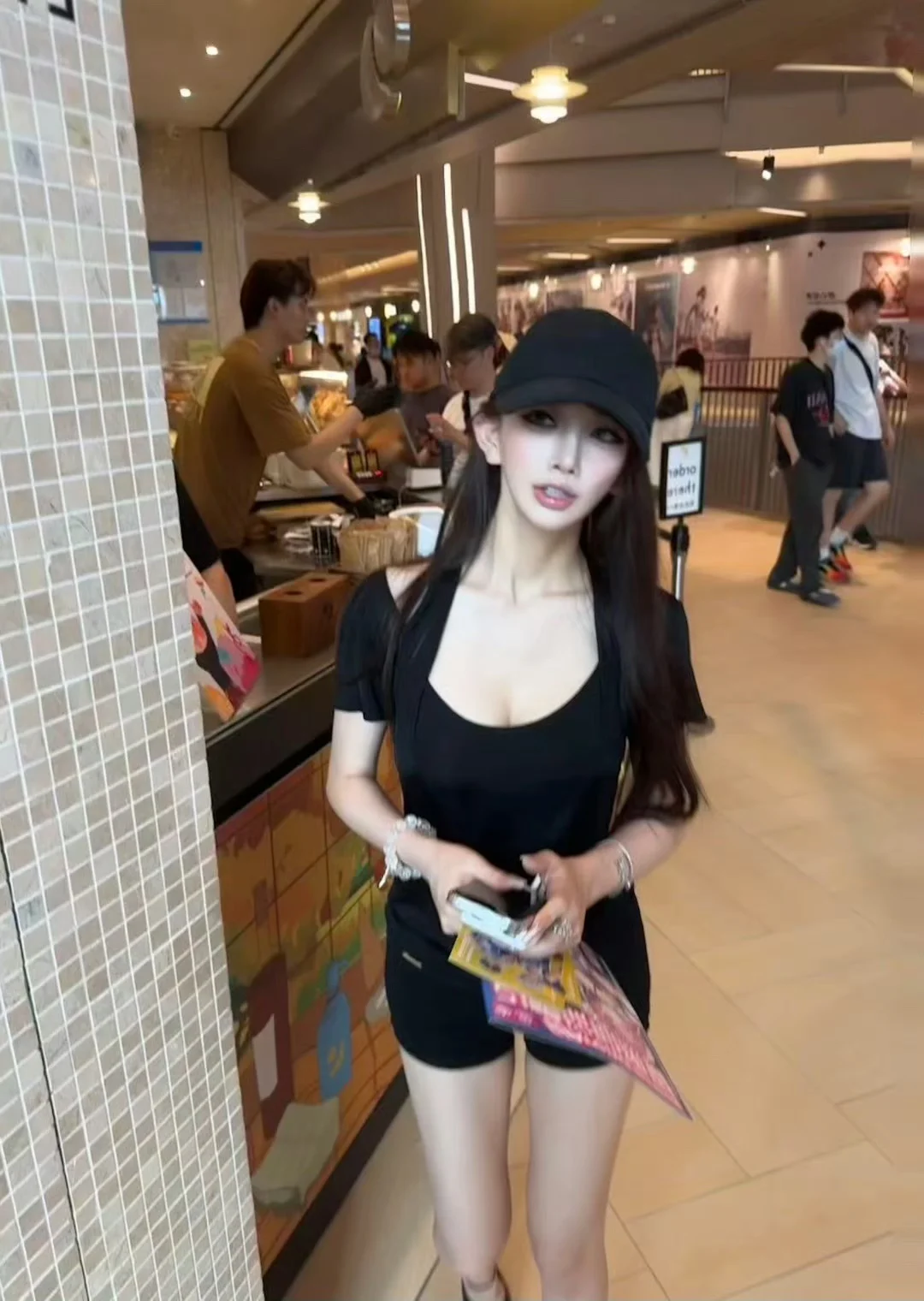 8月初的cj照片。