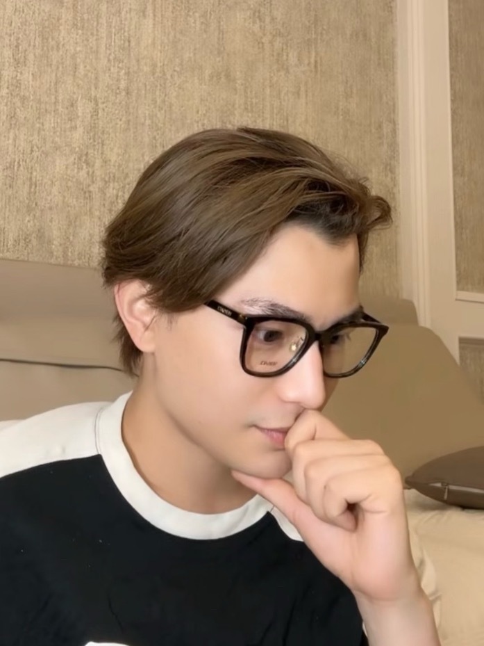 丁禹兮直播丁禹兮这个超绝松弛感好家居，这是谁家的男友跑出来了，好可爱的小丁素颜吃