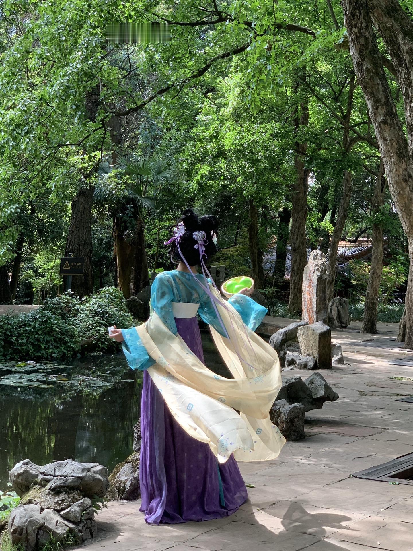 我的思念似六月里的小雨哗哗