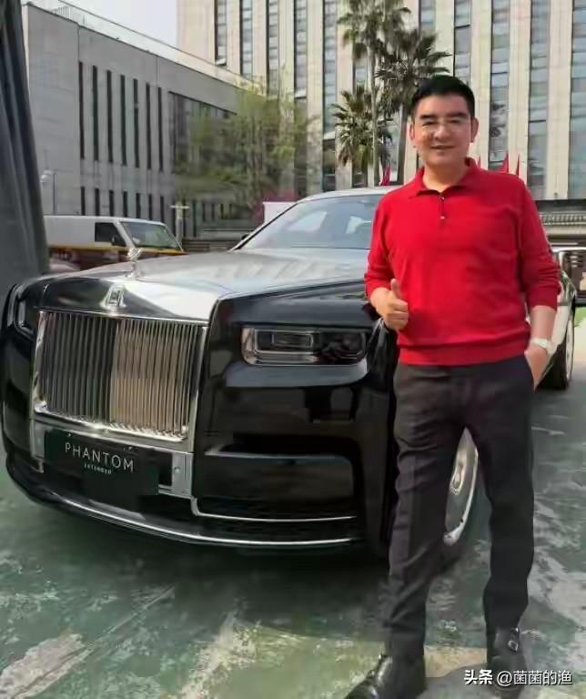 张雪，你让陈光标下不来台！1300万豪车被贱卖，这波不懂人情世故我挺了。标哥这回