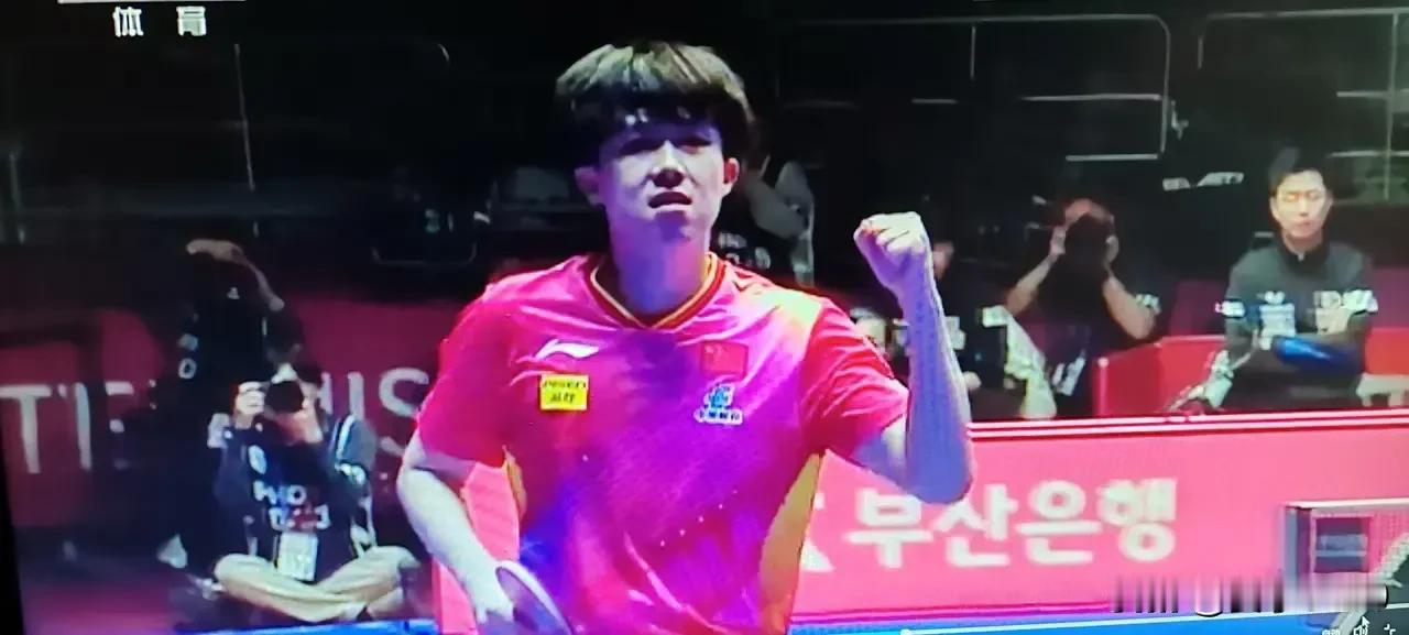 #天南地北大拜年# 一起领红包>
有惊无险，扣人心弦！中国男乒3-2逆转淘汰韩国