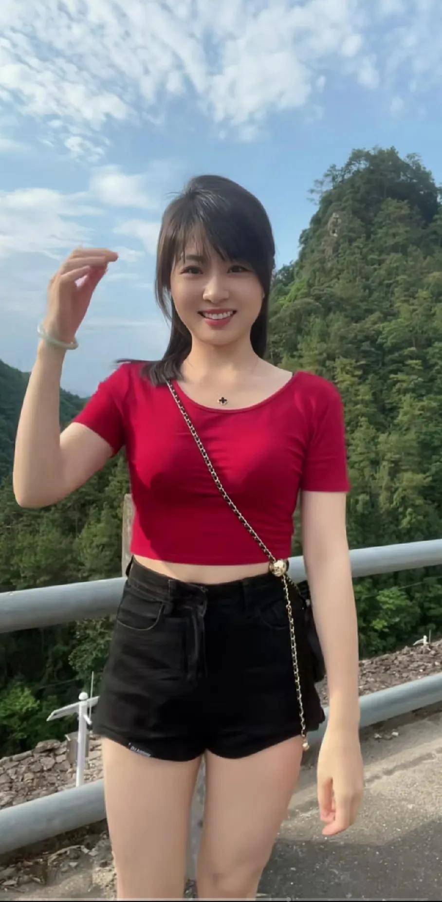 520是个好日子，看着别人的天长地久，打油诗一首，多谢欣赏。
《#520也要努力