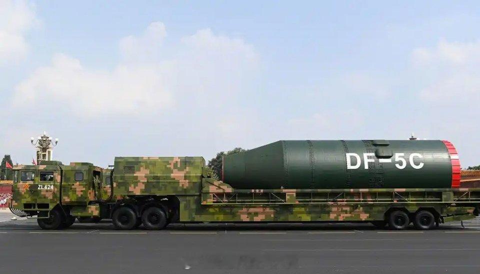 十年前的今天，第二炮兵这个称呼走进历史，火箭军登场！ 