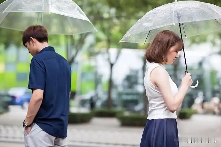 “不爱了就放手，何必害人害己！”浙江，女子通过网络与男子认识，很快确定恋爱关系并