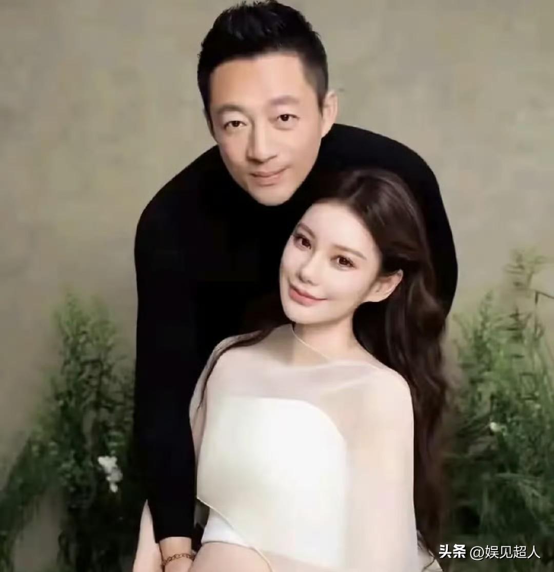 汪小菲最近直播说了，四月底要去威海出差，打算把筱梅和刚满月的小汪宝一起带上，这也