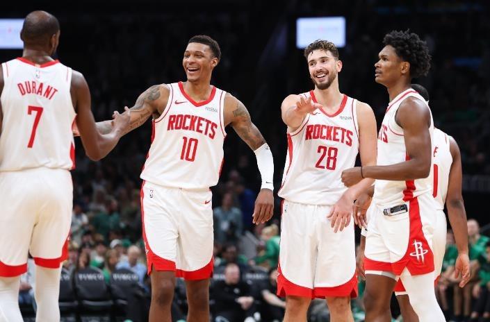 “25分被翻！火箭加时惜败垫底队，杜兰特赛后抱头动作看哭球迷”😭
上半场还领先