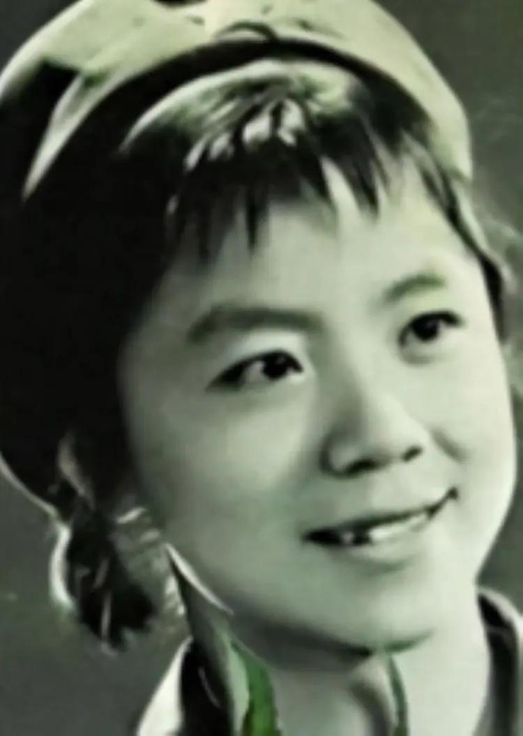 22岁芳华铸界碑，最美女兵郭蓉蓉的热血一生
 
1957年，郭蓉蓉出生在山东省烟
